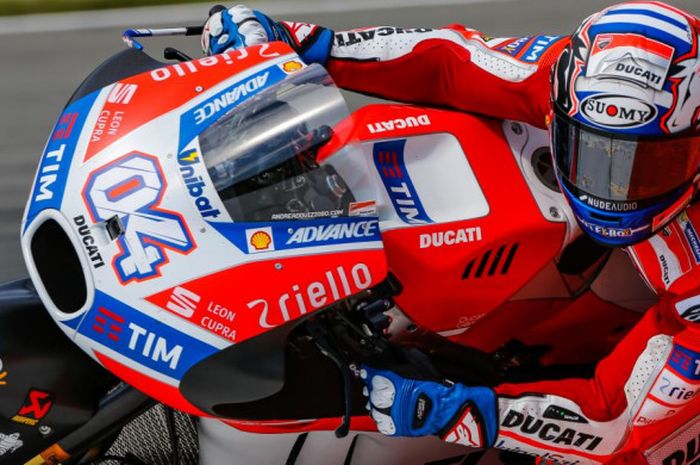 Aksi pebalap Ducati, Andrea Dovizioso, saat latihan bebas kedua di GP Republik Ceska, Jumat (4/8/2017)