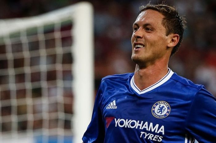 Gelandang Chelsea, Nemanja Matic, dalam pertandingan pramusim menghadapi WAC RZ Pellets di Stadion Worthersee, Velden, Austria, pada 20 Juli 2016.