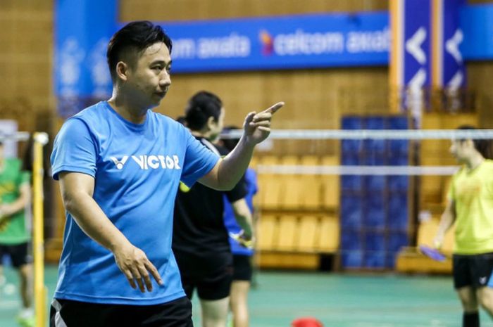 Pelatih bulu tangkis asal Malaysia, Jeremy Gan Wye Teck, saat menjalani perannya sebagai pelatih ganda tim nasional (timnas) Malaysia . Teck kini resmi menahkodai timnas Jepang