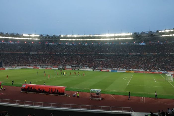 Suasana laga Persija kontra Persela pada laga tunda pekan ke-26 Liga 1 2018 di SUGBK, 20 November 2018. 