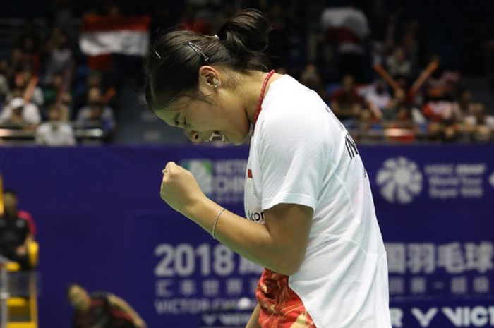 Pebulu tangkis tunggal putri Indonesia, Gregoria Mariska Tunjung, melakukan selebrasi setelah memastikan kemenangan atas pemain tuan rumah, Chen Xiaoxin, pada babak kesatu China Open 2018 yang berlangsung di Changzhou, Rabu (19/8/2018).