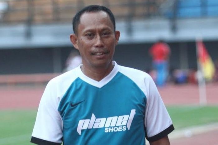 Pelatih Persigo Semeru FC, Putut Wijanarko seusai timnya uji coba kontra tuan rumah Persebaya Surabaya di Gelora Bung Tomo, Sabtu (1/4/2017). 