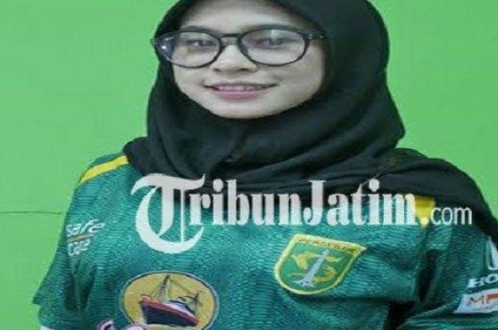 Pendukung wanita Persebaya Surabaya, Bonita Lutfi Indriawati.