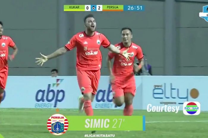 Marko Simic merayakan gol yang dicetaknya ke gawang Mitra Kukar, di Stadion Aji Imbut, Tenggarong, Sabtu (21/7/2018).