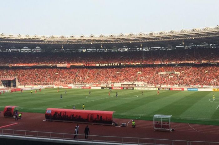   Suasana laga Persija kontra Persela pada laga tunda pekan ke-26 Liga 1 2018 di SUGBK, 20 November 2018.   