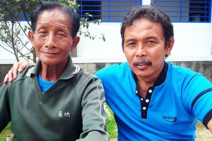 Yusuf Bachtiar (kanan) bersama dengan eks pilar Maung Bandung yang kini menjadi masseur tim Persib, Emen Suwarman.