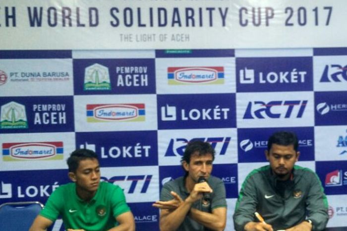 Sesi jumpa pers timnas Indonesia pasca-laga kontra Brunei dalam Aceh World Solidarity Games 2017 di Stadion Harapan Bangsa, Banda Aceh, Sabtu (2/12/2017).
