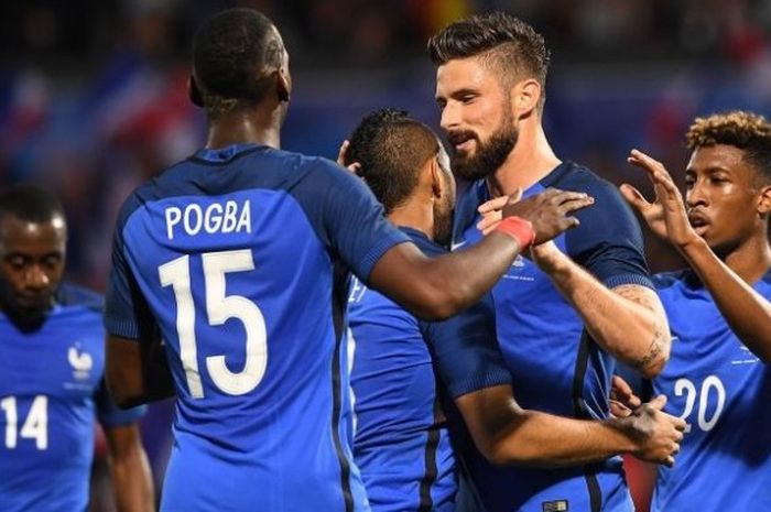 Para pemain Prancis merayakan gol yang dicetak ke gawang Skotlandia dalam pertandingan persahabatan di Stade Saint-Symphorien, Metz, Prancis, pada 4 Juni 2016.