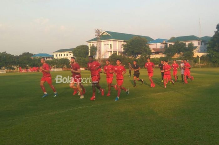 Skuat Persija Jakarta menjalani latihan perdana pasca libur lebaran di Lapangan Halim Perdanakusuma, Jakarta Timur, Selasa (19/6/2018).