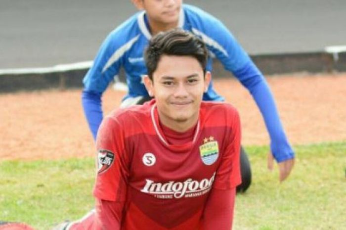 Kiper Persib Bandung U-19 Ade Candra Sena