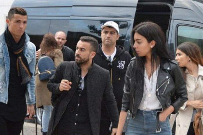 Megabintang Real Madrid, Cristiano Ronaldo, tiba di hotel Pestana CR7 bersama kekasihnya, Georgina Rodriguez
