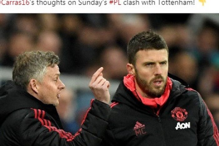 Pelatih interim Manchester United, Ole Gunnar Solskjaer (kiri), berbicara dengan asistennya, Michael Carrick.