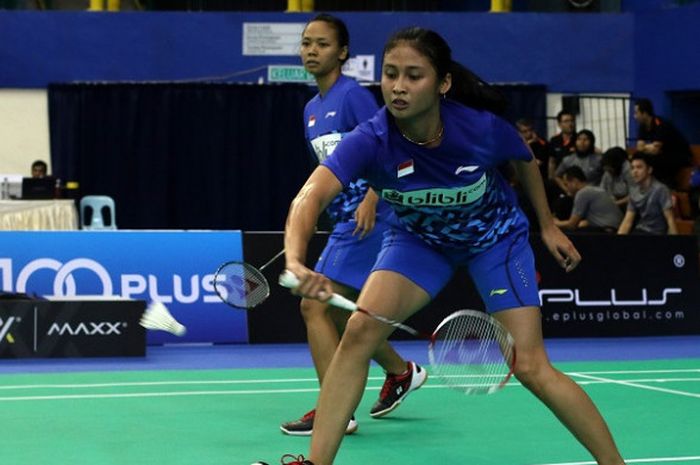 Pasangan ganda putri Indonesia, Della Destiara Haris/Rizki Amelia Pradipta tampil pada partai keempat melawan Singapura pada Kejuaraan Asia Beregu 2018 di Stadium Sultan Abdul Halim, Malaysia, Selasa (6/2/2018).