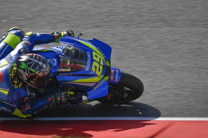 Pebalap Suzuki Ecstar, Andrea Iannone, saat tampil pada seri balap MotoGP Italia di Sirkuit Mugello, Italia, pada Minggu (3/6/2018).