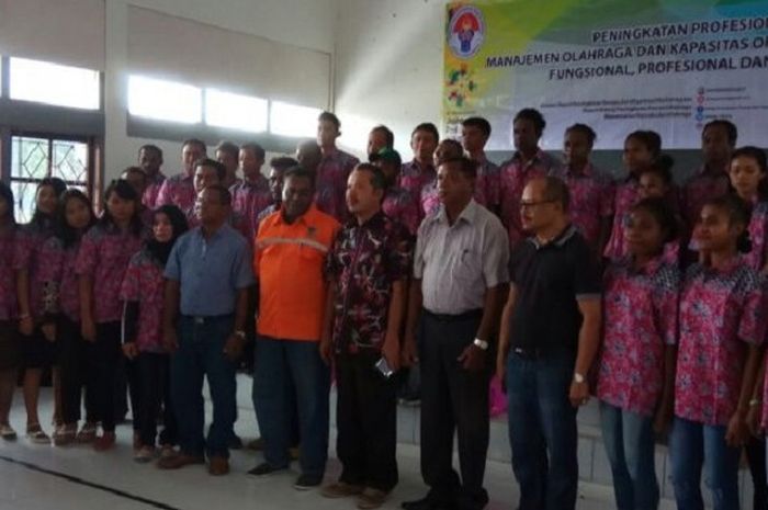 Perwakilan Kemenpora menggelar kegiatan pembekalan dan persiapan PON 2020 di Kabupaten Sarmi, Papua. 