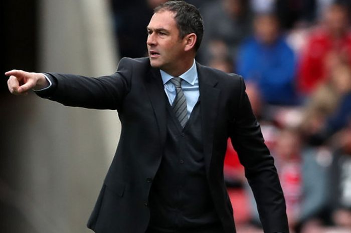 Ekspresi manajer Swansea City, Paul Clement, saat memberikan instriksi kepada para pemainnya dalam pertandingan Liga Inggris 2016-2017 menghadapi Sunderland di Stadium of Light, Sunderland, Inggris, pada 13 Mei 2017.