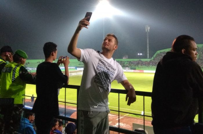 Balsa Bozovic saat berada di Stadion Gajayana, Kota Malang pada (6/6/2018) sebelum laga Arema FC melawan Perseru Serui. 