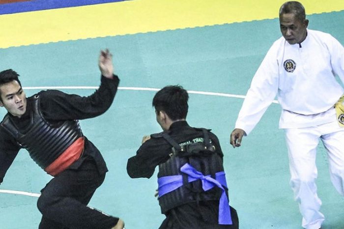   Atlet pelatnas pencak silat, masih bermasalah soal fisik.  