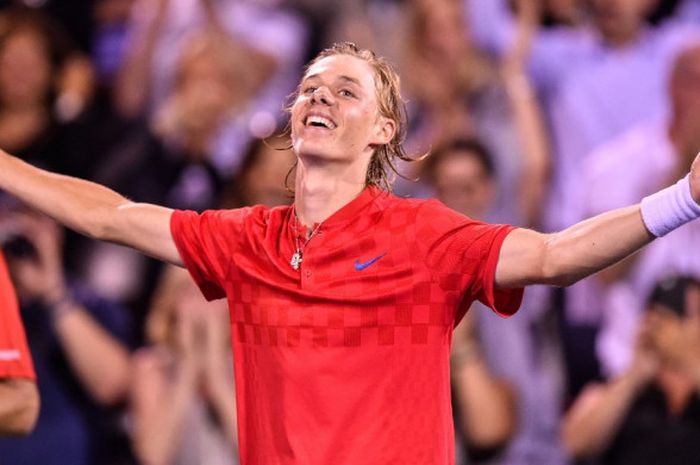 Petenis Kanada, Denis Shapovalov, bereaksi setelah mengalahkan Rafael Nadal (Spanyol) pada babak ketiga turnamen Rogers Cup di Uniprix Stadium, Montreal, Kanada, Kamis (10/8/2017) waktu setempat.