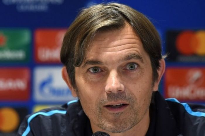 Pelatih PSV, Philip Cocu, dalam konferensi pers jelang laga Liga Champions kontra Bayern Muenchen pada 31 Oktober 2016