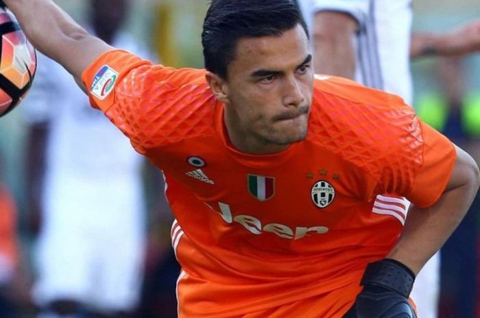 Kiper Juventus berdarah Indonesia, Emiliio Audero Mulyadi, melakoni debut Serie A pada laga kontra Bologna, Sabtu (27/5/2017). 