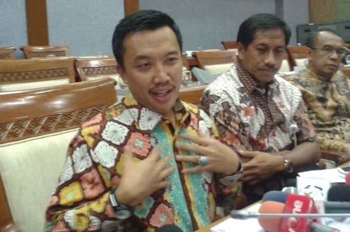 Menpora Imam Nahrawi saat raker dengan Komisi X DPR di Gedung Nusantara I, Jakarta, Rabu (2/3/2016).