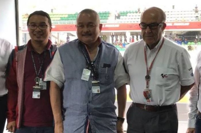Gubernur Sumatera Selatan, Alex Noerdin (tengah) dan CEO Dorna, , Carmelo Ezpeleta seusai rapat di Sirkuit Sepang, Malaysia, Sabtu (29/10/2016) siang.