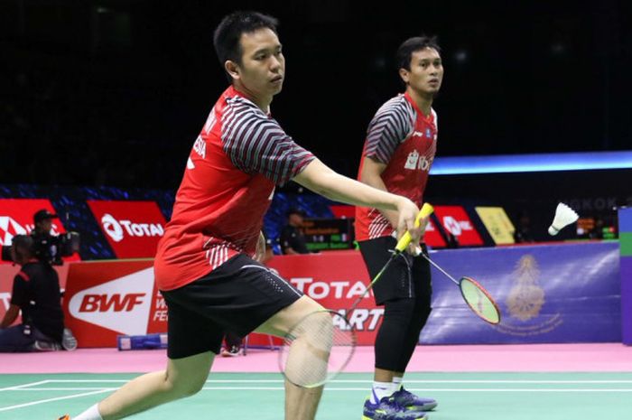 Aksi ganda putra Indonesia, Mohammad Ahsan/Hendra Setiawan, pada Piala Thomas 2018. Indonesia tahun ini menjadi favorit juara Piala Thomas.