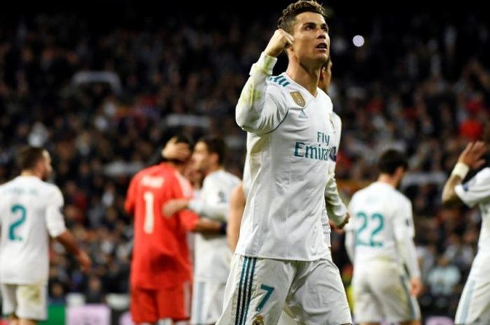  Cristiano Ronaldo merayakan gol penentu kelolosan Real Madrid ke semifinal Liga Champions atas Juventus pada duel di Santiago Bernabeu, Madrid, 11 April 2018. 