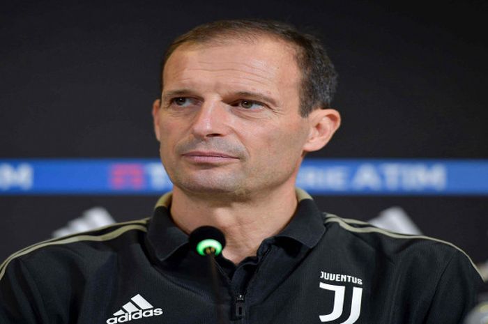 Pelatih Juventus, Massimiliano Allegri, dalam konferensi pers jelang laga pekan ke-12 Liga Italia versus AC Milan, Minggu (11/11/2018).