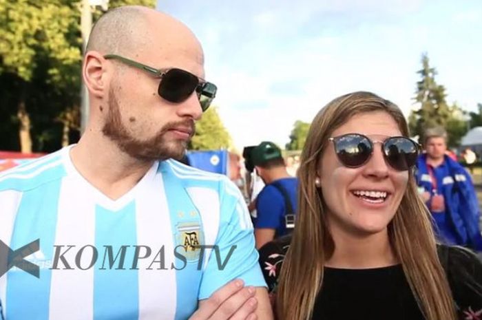 Fan Argentina saat berada di Fan Fest yakin tim Lionel Messi akan menang atas Kroasia.