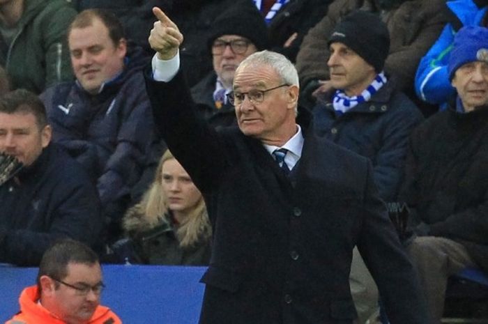  Manajer Leicester City, Claudio Ranieri, mendampingi anak asuhnya dalam pertandingan Premier League kontra Middlesbrough di Stadion King Power, Leicester, Inggris, 26 November 2016. 