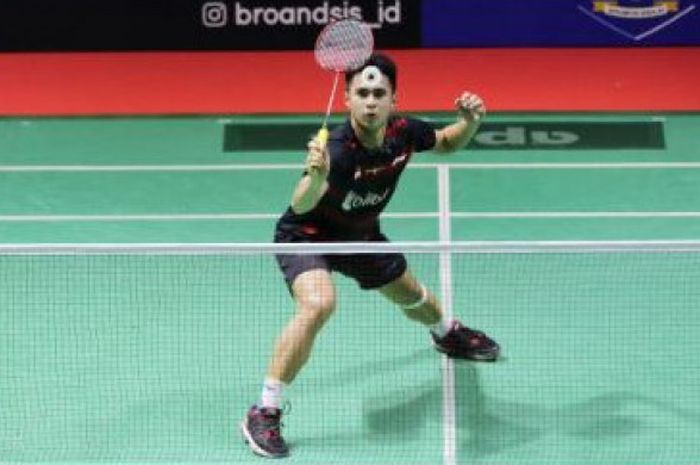 Pebulu tangkis tunggal putra junior Indonesia, Ikhsan Leonardo Imanuel Rumbay, saat bermain di turnamen Bangka Belitung Indonesia Masters 2018. 