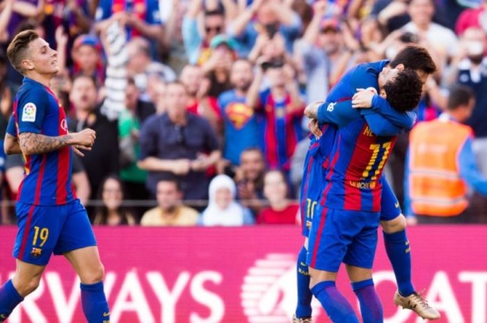 Striker FC Barcelona, Lionel Messi, merayakan golnya ke gawang Villarreal dalam laga di Cap Nou, Sabtu (6/5/2017)