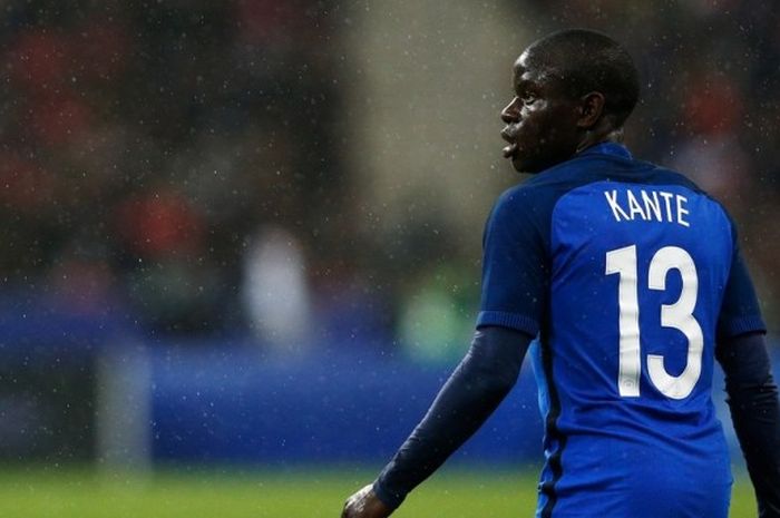 N'Golo Kante, ketika turun membela Prancis dalam partai ekshibisi melawan Rusia di Stade de France, 29 Maret 2016.