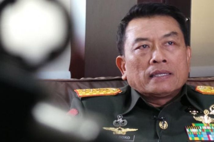 Mantan Panglima TNI Jenderal (Purn) Moeldoko saat wawancara dengan Kompas TV, Harian Kompas, dan Kompas.com, di Mabes TNI, Cilangkap, Jakarta Timur, Rabu (4/9/2013).