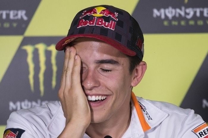 Pebalap Repsol Honda, Marc Marquez, bereaksi pada konferensi pers jelang GP Catalunya di Circuit de Barcelona-Catalunya, Kamis (8/6/2017).