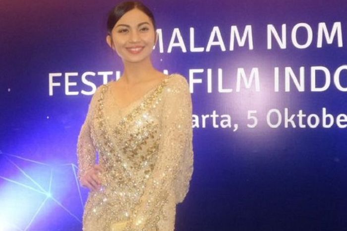 Ariel Tatum berpose saat menghadiri acara pengumuman nominasi Festival Film Indonesia (FFI) 2017 di Raffles Hotel, Jakarta Selatan, Kamis (5/10/2017) malam.