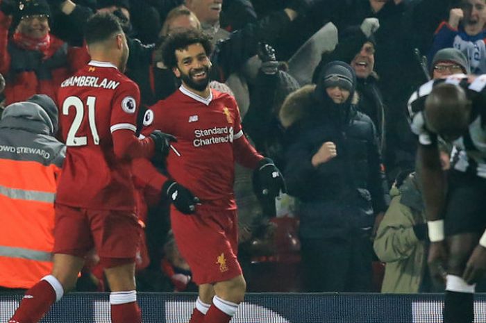  Penyerang Liverpool, Mohamed Salah, melakukan selebrasi seusai mencetak gol ke gawnag Newcastle United dalam partai LIga Inggris di Anfield, Sabtu (3/3/2018) 