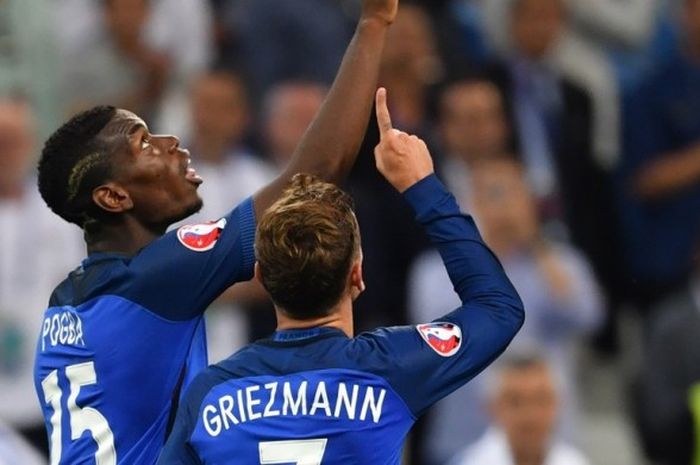   Para pemain Perancis merayakan gol Antoine Griezmann ke gawang Jerman pada semifinal Piala Eropa di Stade Velodrome, Kamis (7/7/2016).  