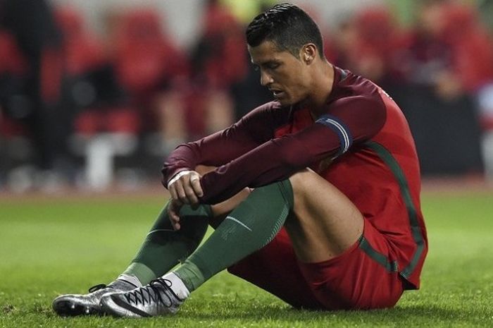 Cristiano Ronaldo dinilai harus memulihkan cederanya secara menyeluruh. Hal itu dilakukan demi menjaga kansnya tampil di ajang Piala Eropa 2016.