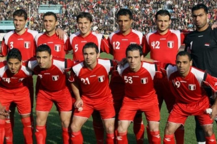 Anggota timnas Suriah berpose sebelum melakoni duel uji coba lawan Irak di Damaskus, 22 Desember 2010.