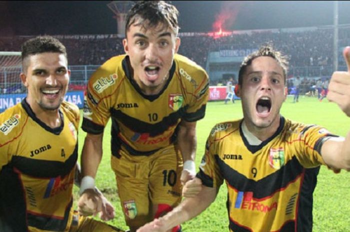 Trio Brasil yang sukses membawa Mitra Kukar menjuarai Piala Jenderal Sudirman: Arthur Cunha Da Rocha, Rodrigo Ost Dos Santos dan Patrick Dos Santos Cruz.