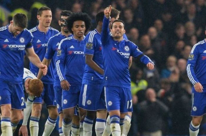 Para pemain Chelsea merayakan gol Pedro ke gawang Newcastle United dalam pertandingan Premier League di Stamford Bridge, London, Inggris, 13 Februari 2016.