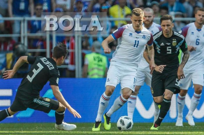 Alfred Finnbogason (11) pencetak gol Islandia melawan Argentina di Grup C yang Piala Dunia 2018 di Spartak Stadium, Moskow, Rusia, 16 Juni 2018.