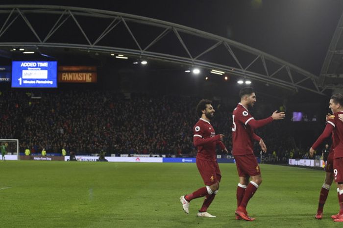 Selebrasi para pemain Liverpool saat merayakan gol yang dicetak Roberto Firmino (9) ke gawang Huddersfield Town dalam laga Liga Inggris 2017-2018 di Stadion John Smith's, Huddersfield, Inggris, pada Selasa (30/1/2018).