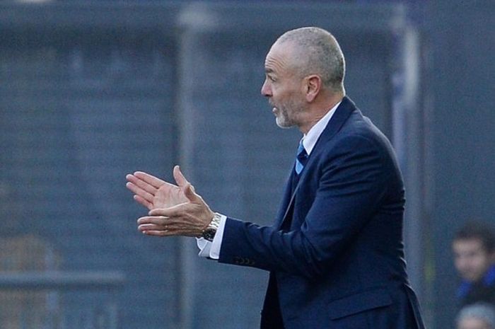 Reaksi pelatih Inter Milan, Stefano Pioli dalam laga lanjutan Serie A melawan Udinese di Stadio Friuli, 08 Januari 2017. 