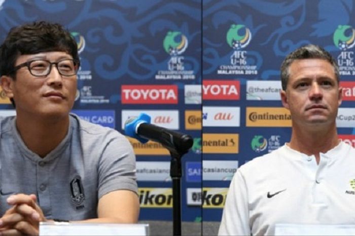 Pelatih Korea Selatan, Kim Jung-soo (kiri)