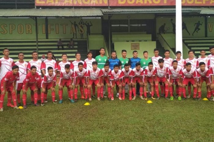 Sebanyak 30 pemain terpilih dalam seleksi Timnas Pelajar U-15 yang akan dilatih Firman Utina untuk kejuaraan sepak bola pelajar.