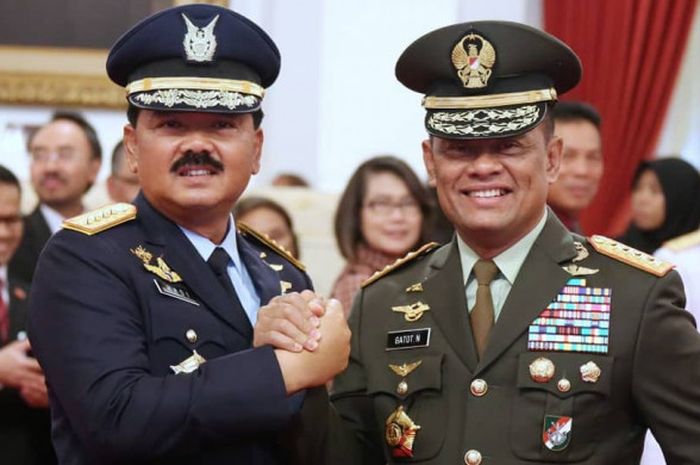 Panglima TNI Hadi Tjahjanto bersama Jenderal TNI Gatot Nurmantyo